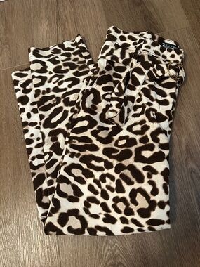 Leopard-Print Cropped Ankle Pants in Brown & White